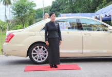 ผู้แทนพระองค์ ถวายผ้าพระกฐินพร้อมเครื่องบริวารพระกฐิน และเงินบำรุงอาราม ณ วัดสุทธาราม อำเภอท่าวังผา จังหวัดน่าน